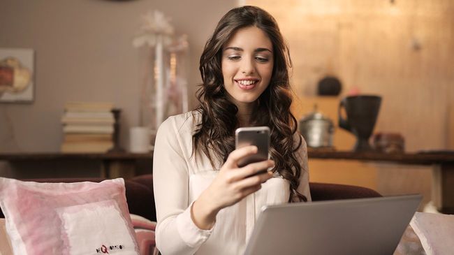 searching home loans on phone