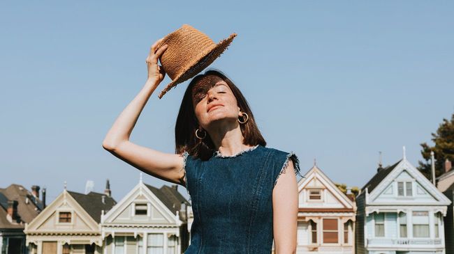 Millennial shopping for homes